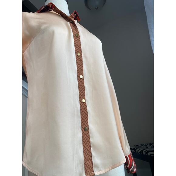 NY & Co sheen cream button down blouse with retro print collar, size XS - Picture 11 of 14